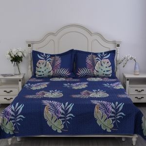 Quilted Bedspread & 2 pillow shams